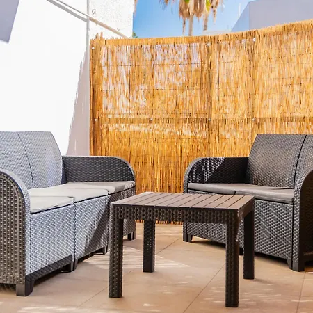 Sant Deluxe Apartment
