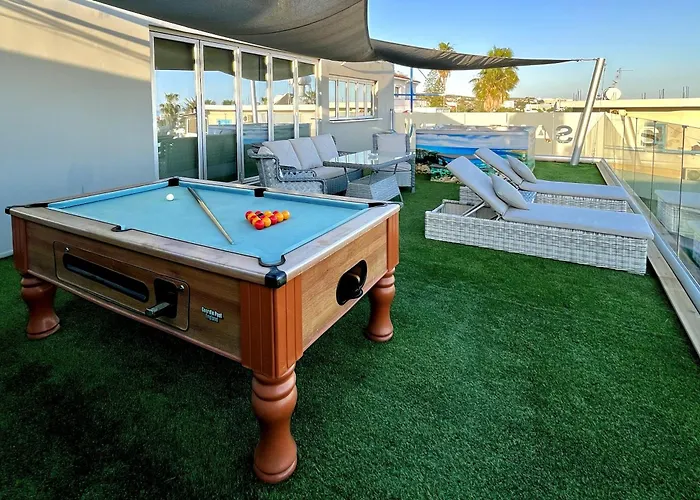 Sant Deluxe * Ayia Napa